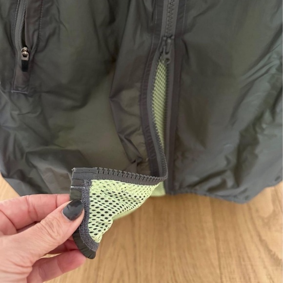 Lululemon light green and grey jacket - Picture 4 of 5